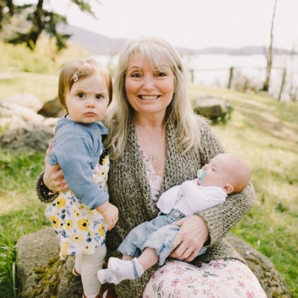 Meet your Posher, Julie - Picture 3 of 4